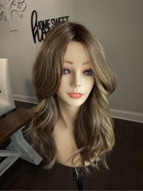 NWT Belle Tress Omega HF V- Toasted Walnut R